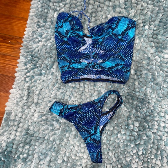 Two piece bikini - Picture 4 of 4